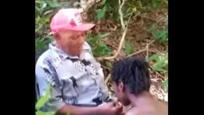 Abuelo se coje a su nieta