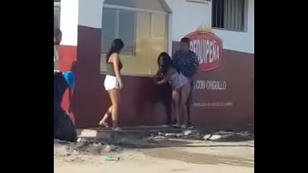 Videos de Sexo Enseñando pene en la calle - XXX Porno - Max Porno