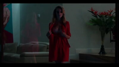 Famosas con vestidos sin ropa interior