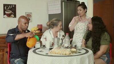 Mujeres asiendo sexo con perros