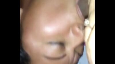 Se cogen a su esposa