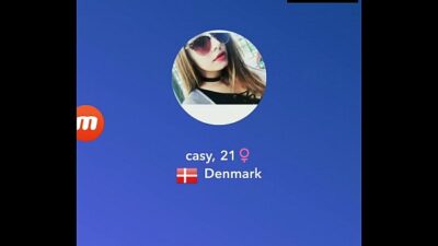 Mujeres encueradas perreando