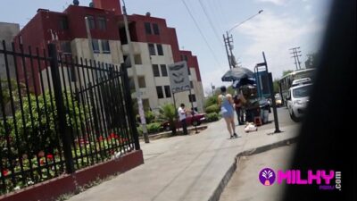 Española acepta dinero por sexo