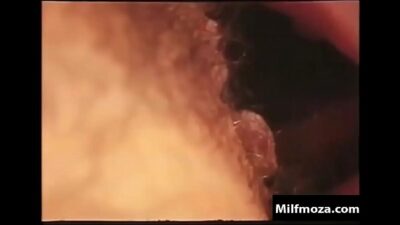 Madre tiene sexo con su hijos