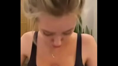 Sexo gratis con rica rubia flaca y tetona