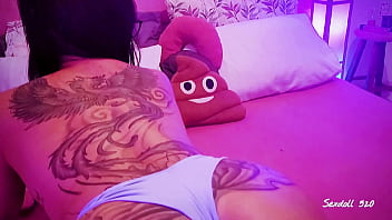 Chica tímida es follada por su psicólogo
