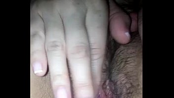 Como se lo mete el pene a la mujer y gritan