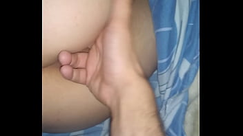 Follo a mi hermana mientras estudia
