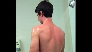 Hombre bisexual follando con hombre