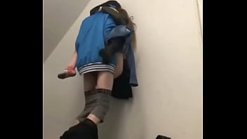 Joven cita señorita rompiendo