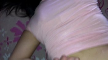 Entro al cuarto de mi prima