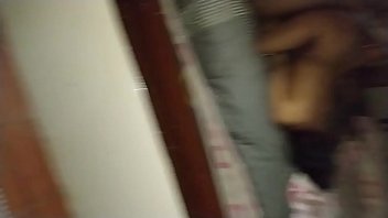 Hermana se atora en la lavadora