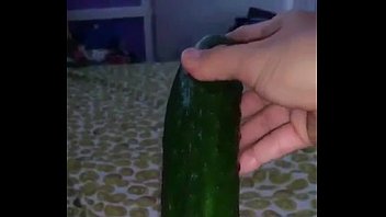 Masturbacion con un pepino