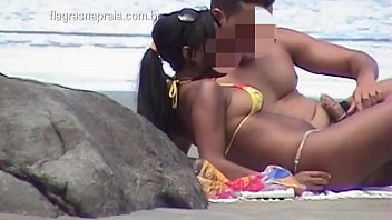Video con sexo flagrante real en la playa