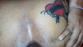 Xxx in vivo con mujer de cuatro abriendo su culo