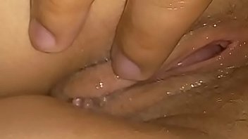 Caliente a estrenar travieso dormir con un dedo del pie