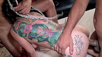 Mira y disfruta de los mejores vídeos porno de famosas
