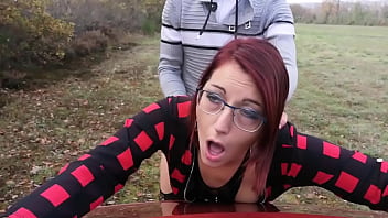 Pelirroja cachonda en vídeo xxx de sexo delicioso