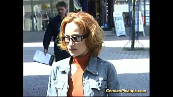 Porno de reditube con ninfeta dando el culito apretado